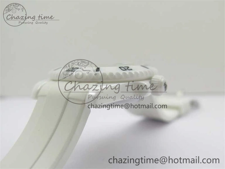 ZipUp Submariner 40mm White Ceramic 5GF Best Edition Painting Dial on White Rubber Strap SA 2484