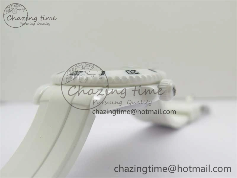 ZipUp Submariner 40mm White Ceramic 5GF Best Edition Painting Dial on White Rubber Strap SA 2484