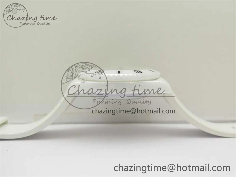 ZipUp Submariner 40mm White Ceramic 5GF Best Edition Painting Dial on White Rubber Strap SA 2484