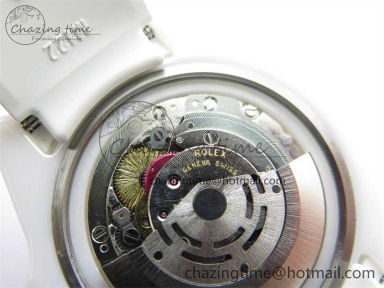 Durable Submariner 40mm White Ceramic 5GF Best Edition Sea Painting Dial on White Rubber Strap SA 2475
