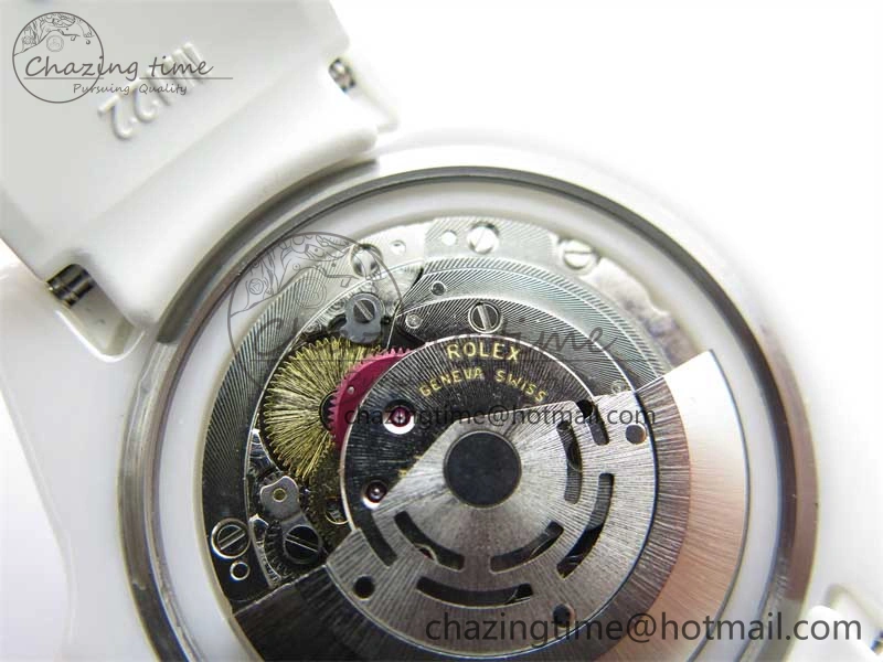 Durable Submariner 40mm White Ceramic 5GF Best Edition Sea Painting Dial on White Rubber Strap SA 2475