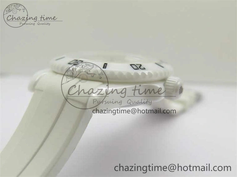 Sleek Submariner 40mm White Ceramic 5GF Best Edition White Dial on White Rubber Strap SA 2481