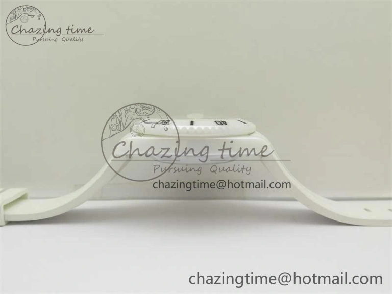 Sleek Submariner 40mm White Ceramic 5GF Best Edition White Dial on White Rubber Strap SA 2481