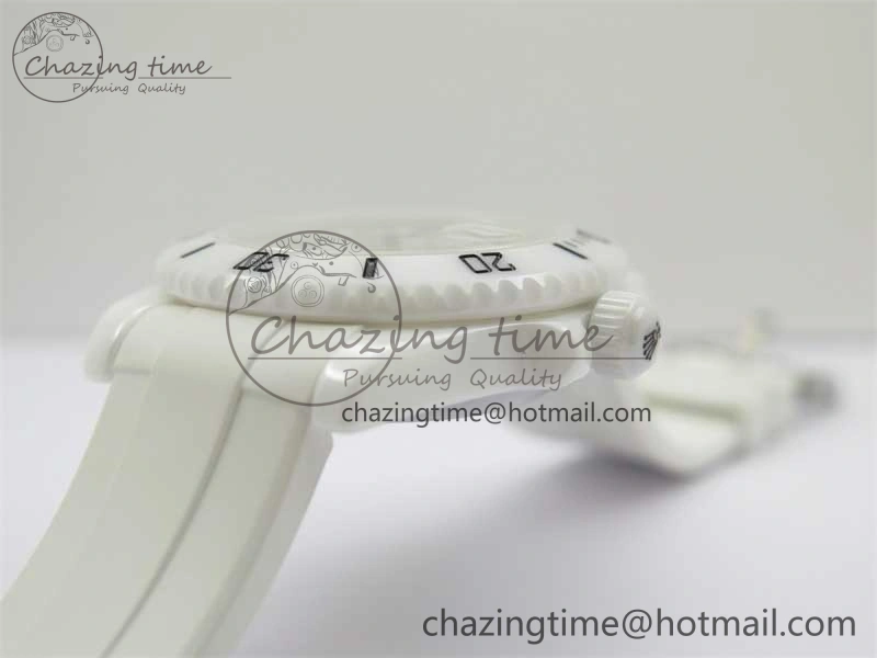 FreshLook Submariner 40mm White Ceramic 5GF Best Edition White Blue Dial on White Rubber Strap SA 2477