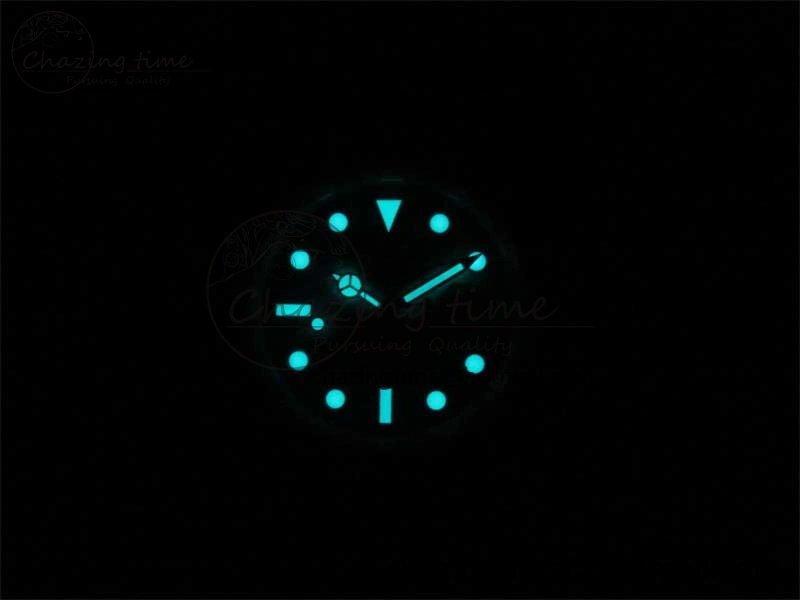 Submariner 40mm White Ceramic 5GF Best Edition White Red Dial on Red Rubber Strap SA Effortless 2485
