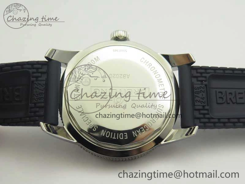 Super Ocean Heritage Blue Ceramic Bezel SS Blue Dial On Rubber Strap A TimelessDesign 5643
