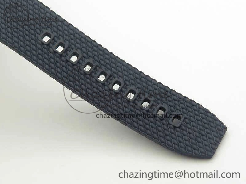 Super Ocean Heritage Blue Ceramic Bezel SS Blue Dial On Rubber Strap A TimelessDesign 5643