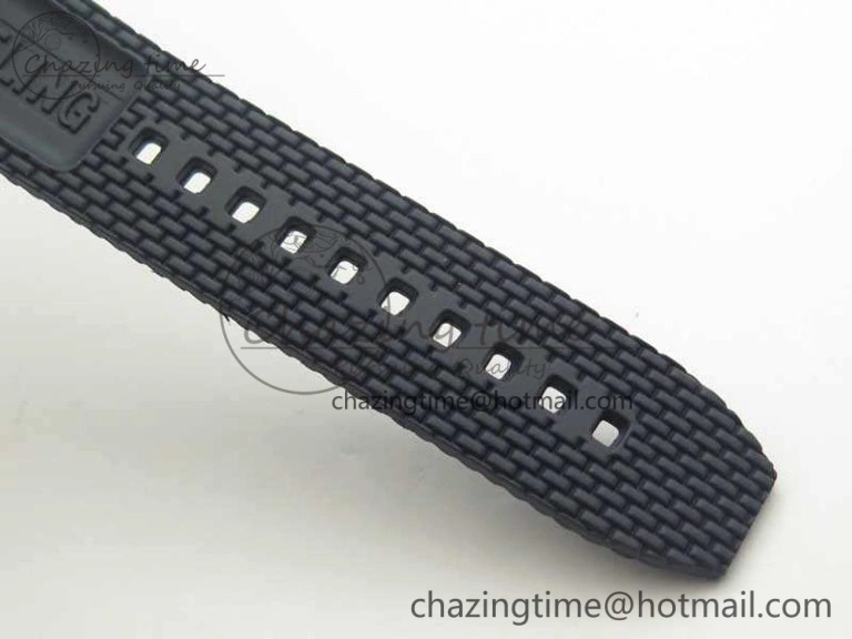 Super Ocean Heritage Blue Ceramic Bezel SS Blue Dial On Rubber Strap A TimelessDesign 5643