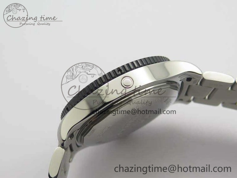 SuperOcean II Y1739316 44mm GF 1:1 Best Edition Black Dial On SS Bracelet A Minimalist 5667