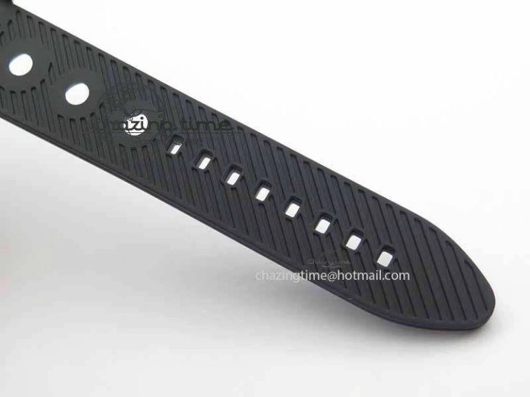 SunProtective SuperOcean SteelFish SS Black Dial On Black Rubber Strap A 5732