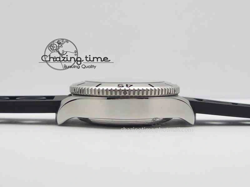 SunProtective SuperOcean SteelFish SS Black Dial On Black Rubber Strap A 5732