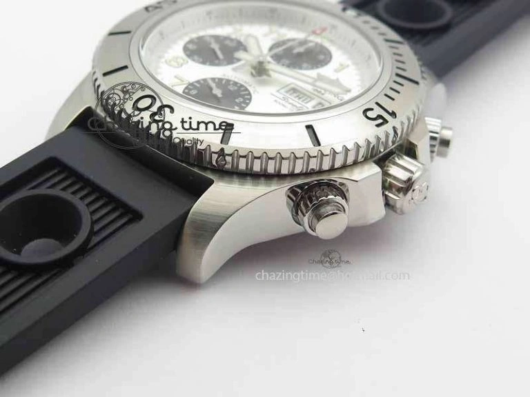 Functional SuperOcean SteelFish SS White Dial On Black Rubber Strap A 5733