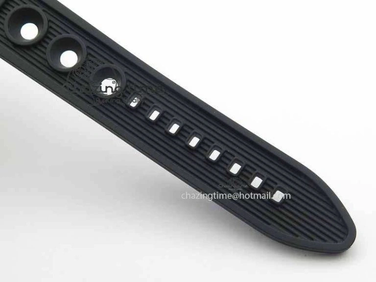Functional SuperOcean SteelFish SS White Dial On Black Rubber Strap A 5733