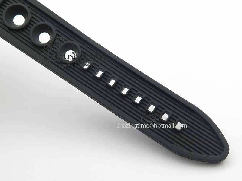 Functional SuperOcean SteelFish SS White Dial On Black Rubber Strap A 5733