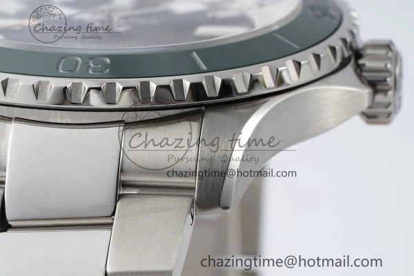 Original Superocean 44mm TF 1:1 Best Edition Green White Dial Green Bezel on SS Bracelet A 5519