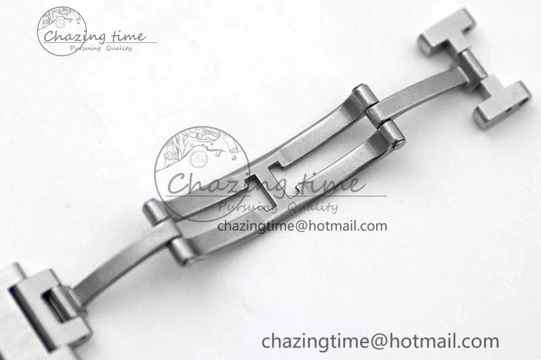 Efficient Tank Louis Ladies 29.5mm SS K11F Best Edition White Dial on SS Bracelet Ronda Quartz 10215