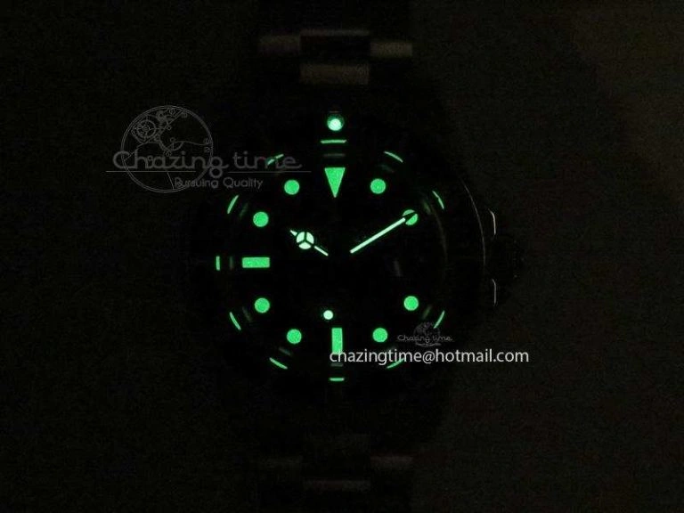 Sporty Vintage 1680 JKF Best Edition Red Submariner On Bracelet A 3982