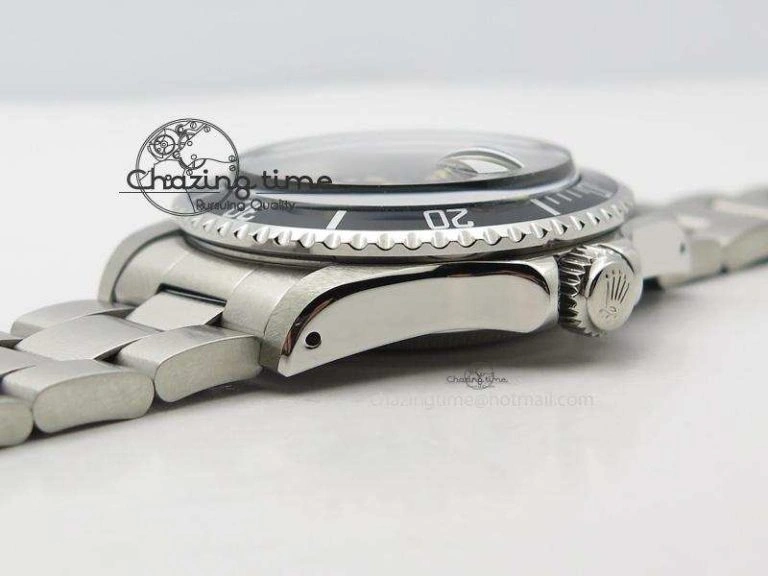 Sporty Vintage 1680 JKF Best Edition Red Submariner On Bracelet A 3982