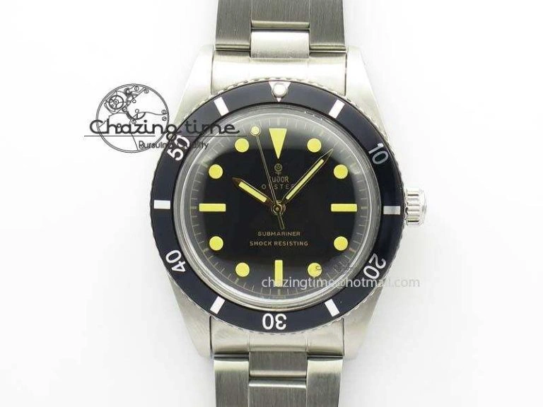 Vintage Oyster Submariner No Date SS Black Dial On SS Bracelet A Practical 3851