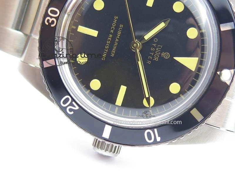 Vintage Oyster Submariner No Date SS Black Dial On SS Bracelet A Practical 3851